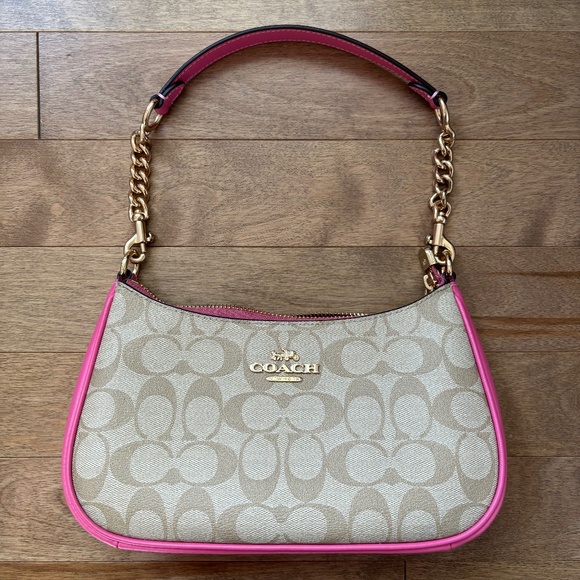 Coach Handbags - COACH Teri Shoulder Bag In Signature Canvas